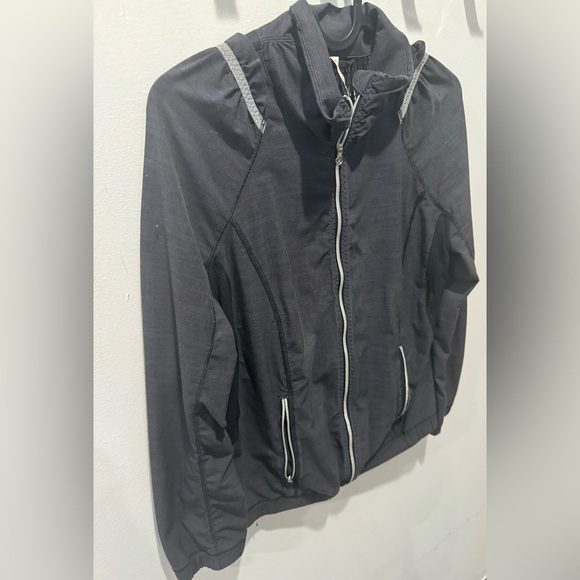 3/$20 Women’s Lululemon Dark grey Zip-Up light Jacket - Picture 2 of 9